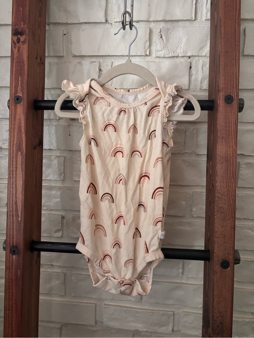 Loulou Lollipop Ruffle Shoulder bodysuit 18-24months